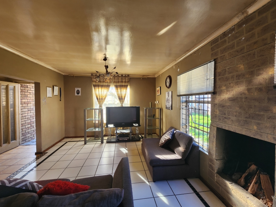 3 Bedroom Property for Sale in Devon Park Western Cape